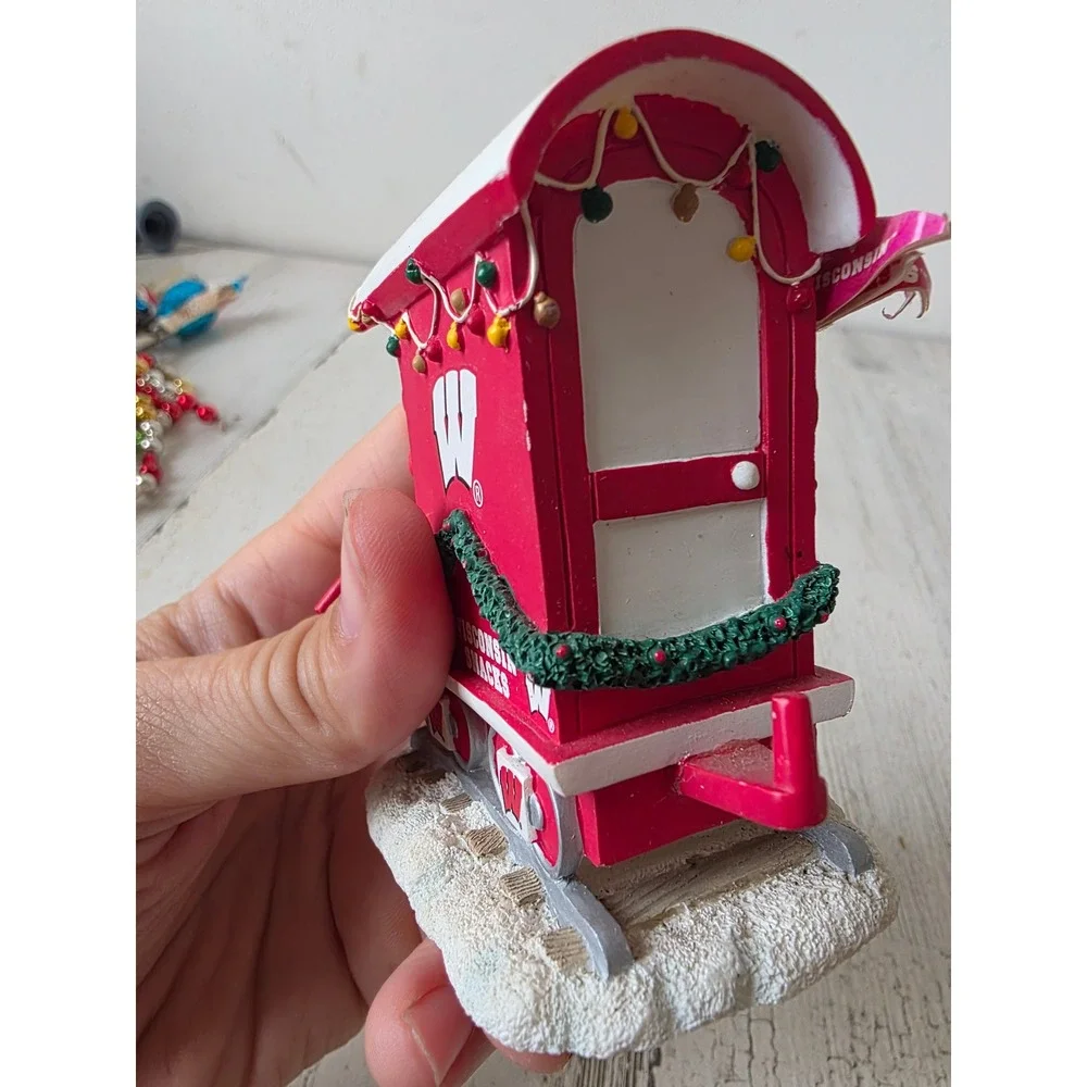 Danbury mint AS IS caboose train Wisconsin Badgers Xmas concession